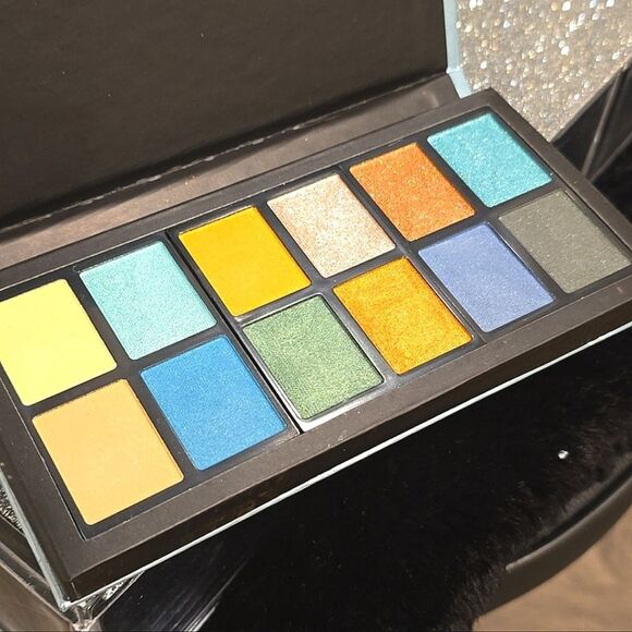 Revolution Beauty Mermaids Heart Eyeshadow Palette - Picture 9 of 9